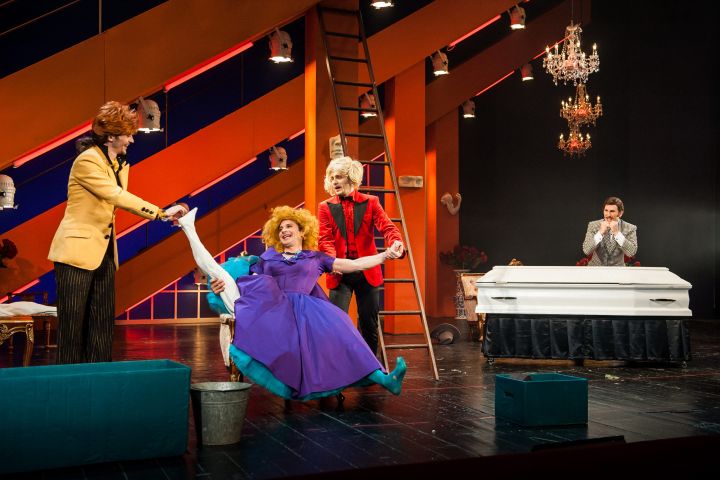 TheatreHD: Таланты и покойники